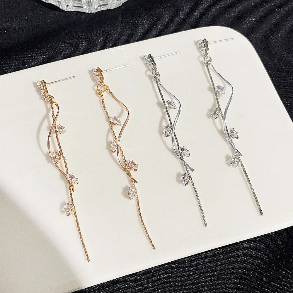 Korean Fashion Luxury Long Tassel Earrings For Women Ins Rotating Twisted Zircon Dangle Earings Gold Color Jewelry Gift KDE208